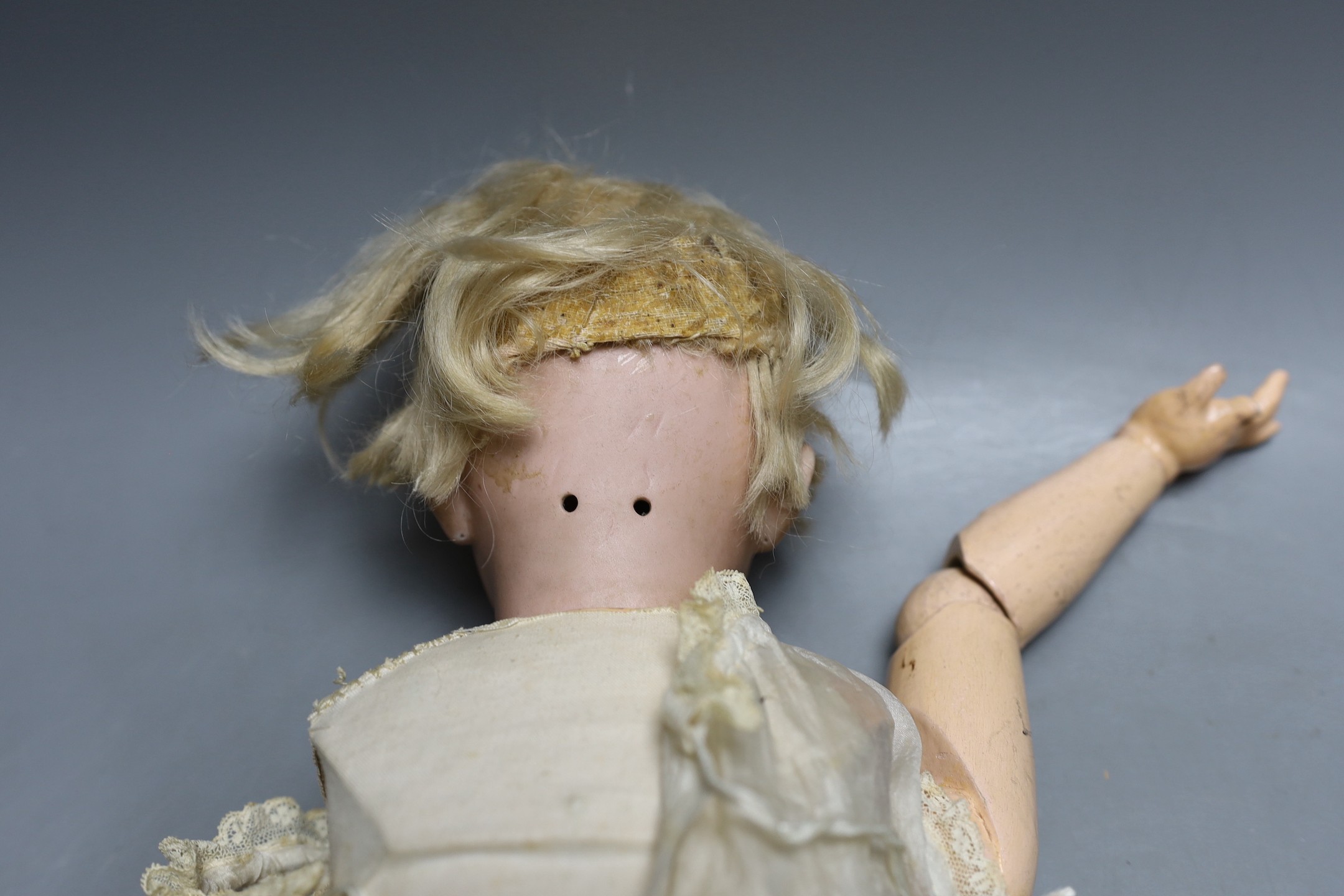 Simon & Halbig 1339 original wig, pierced ears, original body, some fingers missing, fully jointed, 55cm